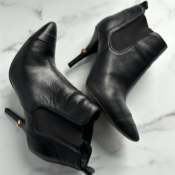 Tory Burch Bernice Black Leather Pointed Toe Ankle Boots Size 7.5M - Picture 5 of 13